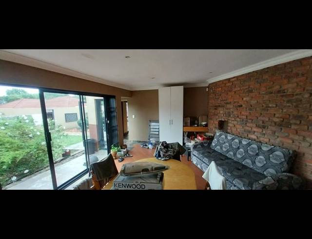3 BEDROOM HOUSE FOR SALE IN KENSINGTON